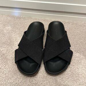 Rothy’s Weekend Slide